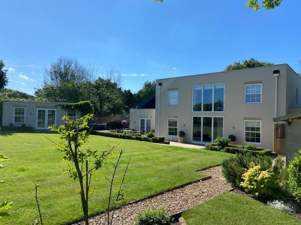 Holiday home Large - Hot Tub - Pool Table - Bbq - 5 Bedrooms - Log Burner *